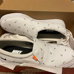 Nike court royal women’s